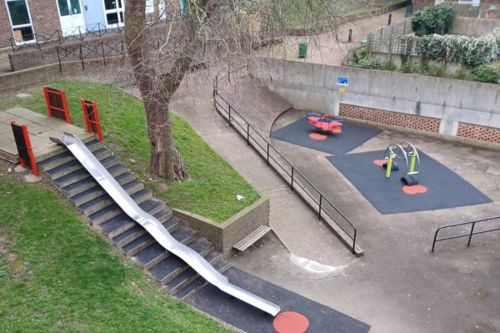 Melville Court Play Area