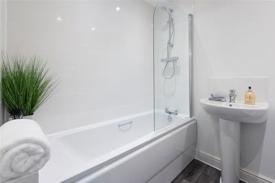 Photo of bathroom at Ebbsfleet apartment